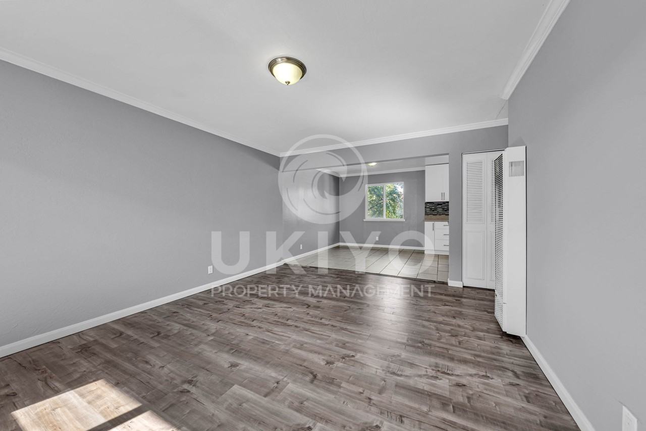 3007 Nicol Avenue - Photo 6 of 50