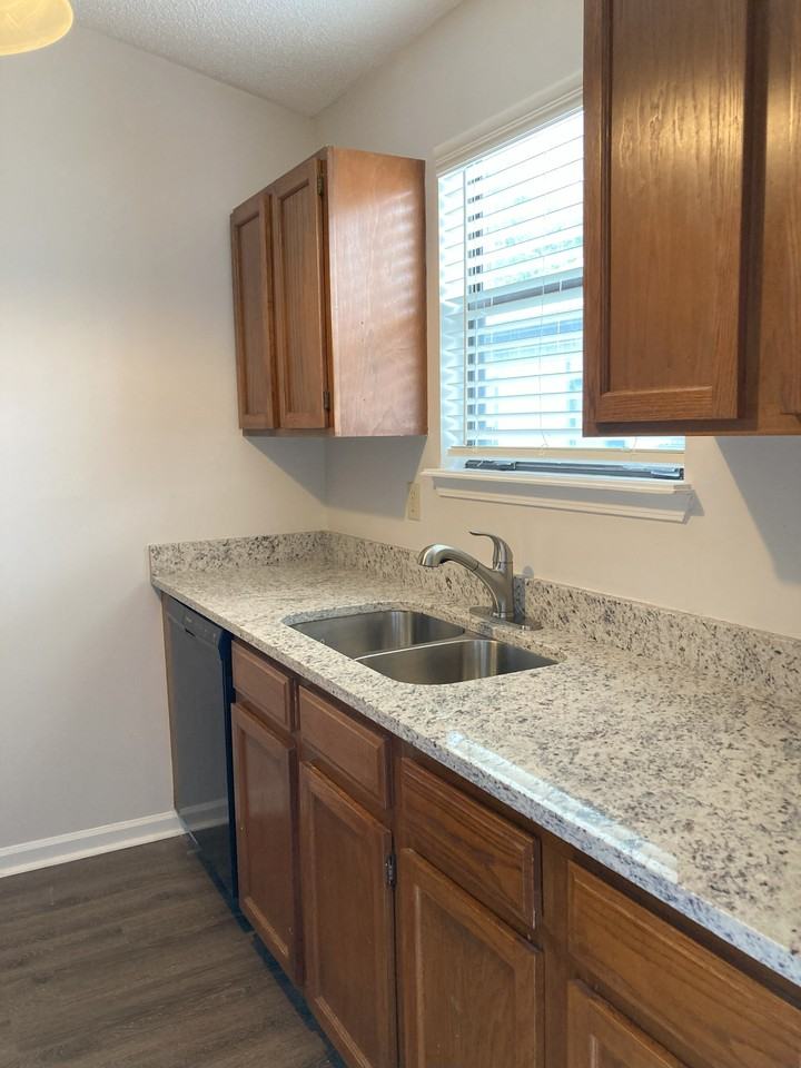 1290 Jefferson Avenue - Photo 3 of 13