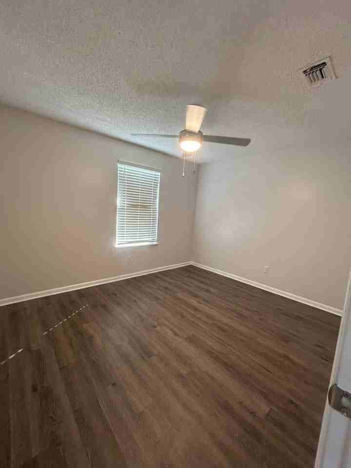 1290 Jefferson Avenue - Photo 7 of 13