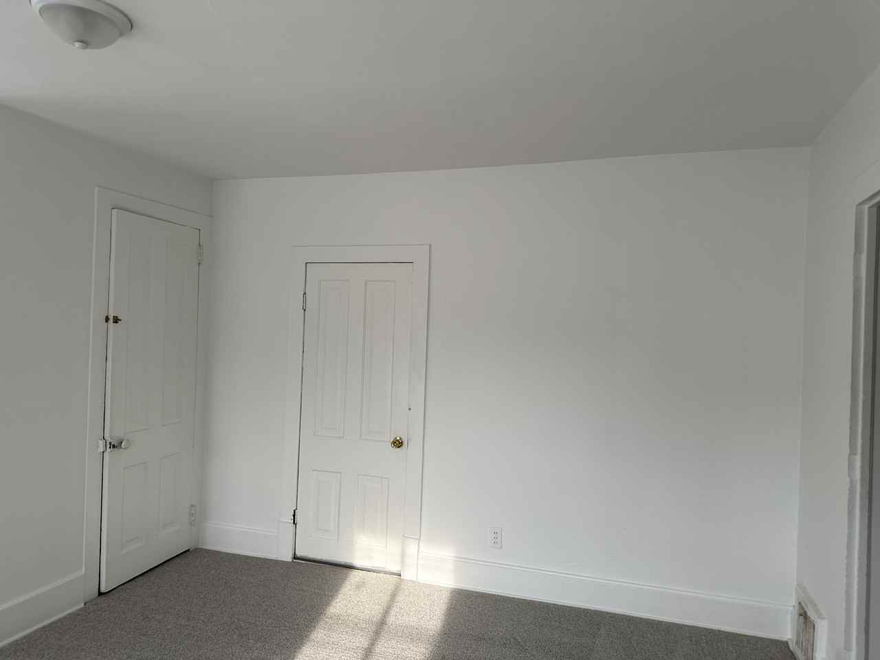 407 1/2 S Beaver Ave - Photo 3 of 17