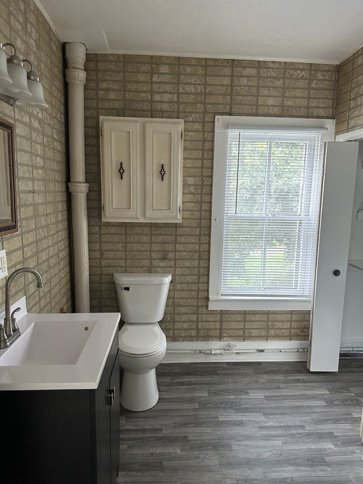 407 1/2 S Beaver Ave - Photo 5 of 17