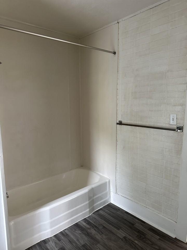 407 1/2 S Beaver Ave - Photo 7 of 17