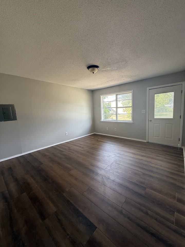 106 Young St Brownsville - Photo 2 of 6