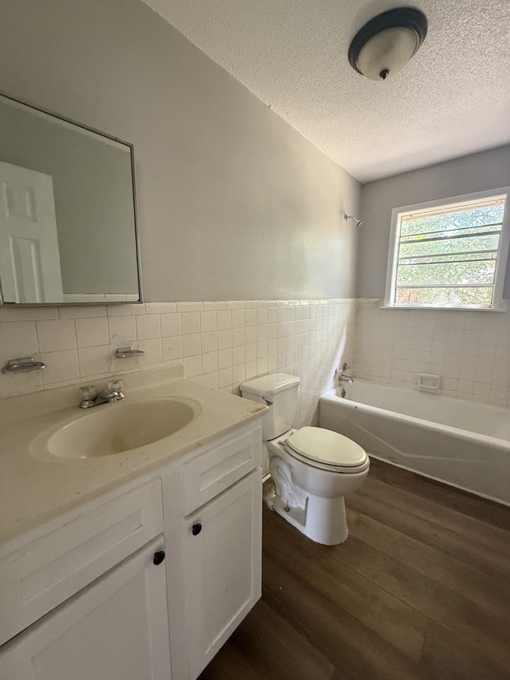 106 Young St Brownsville - Photo 4 of 6