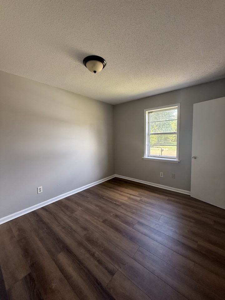 106 Young St Brownsville - Photo 5 of 6