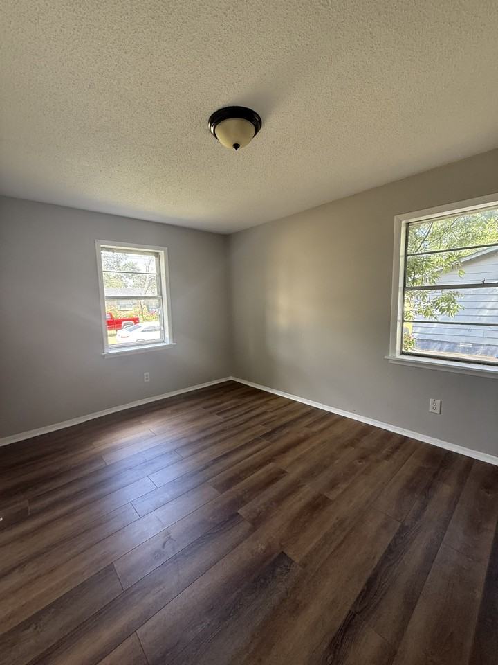 106 Young St Brownsville - Photo 6 of 6