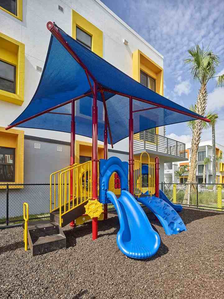 Gateway Luxury Apartments - Photo 3 of 37