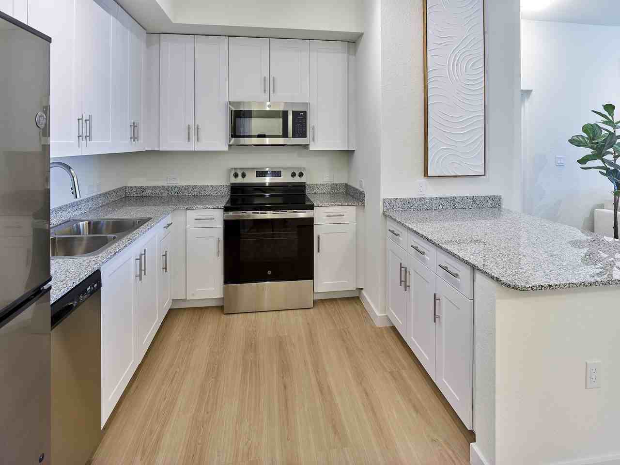 Gateway Luxury Apartments - Photo 6 of 37