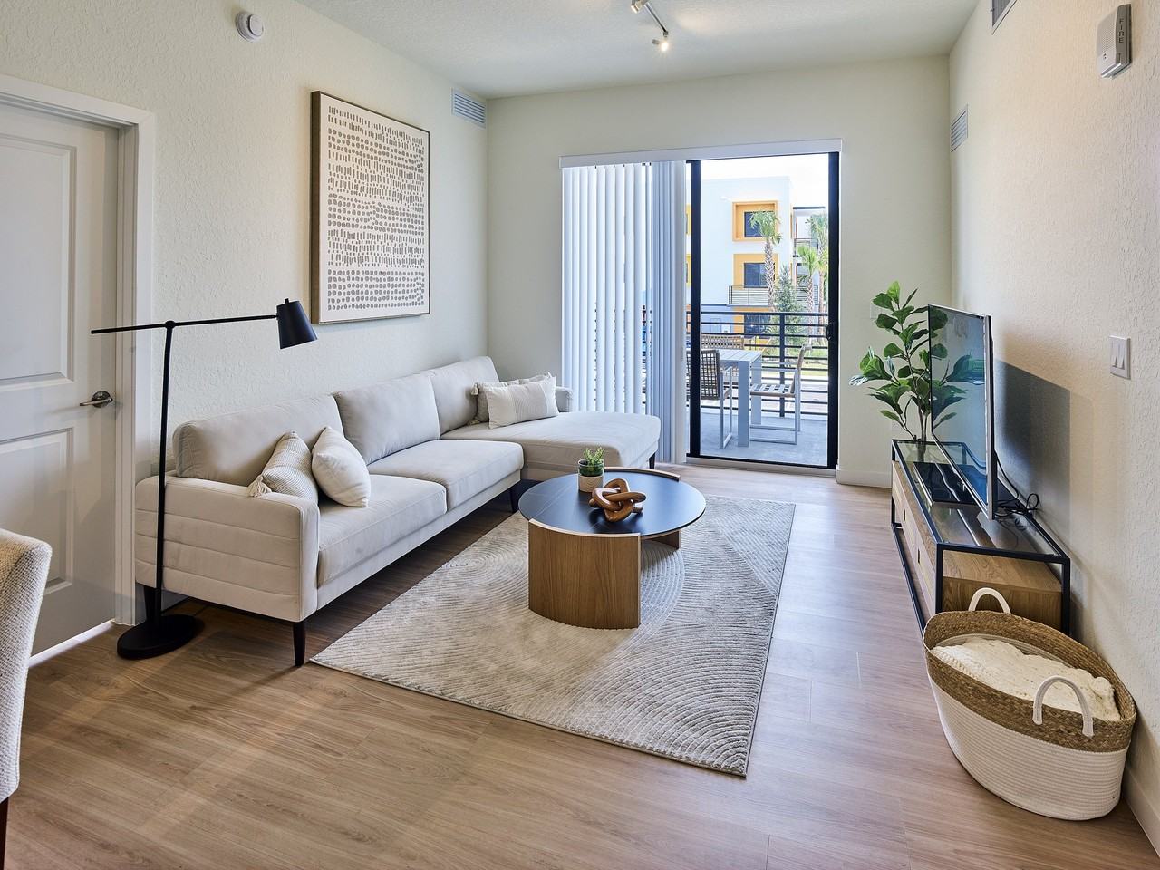 Gateway Luxury Apartments - Photo 6 of 36