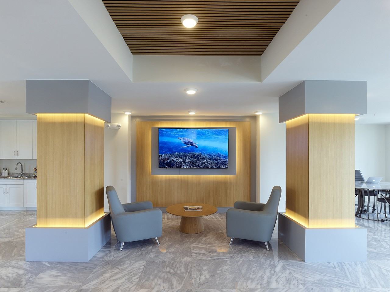 Gateway Luxury Apartments - Photo 2 of 37