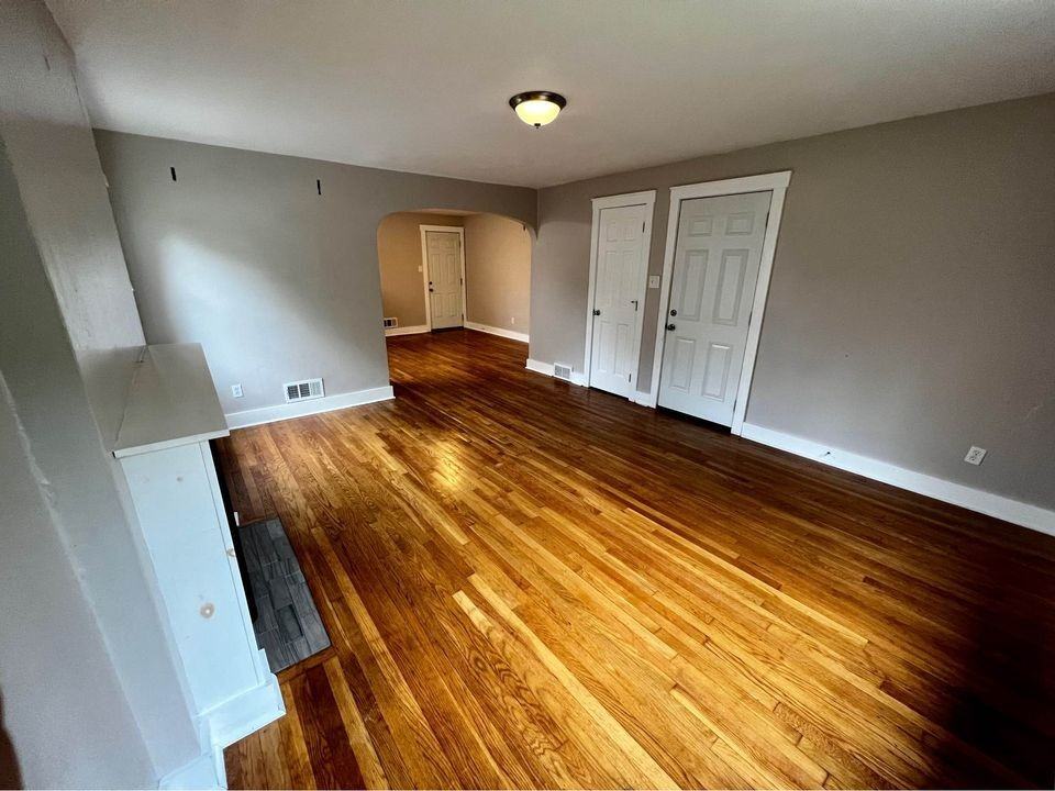 65 N Brinker Apt 2 - Photo 7 of 24