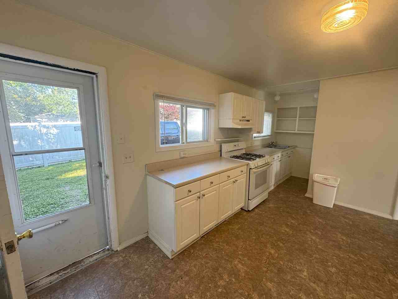 1837 South 7th Avenue - Photo 3 of 15