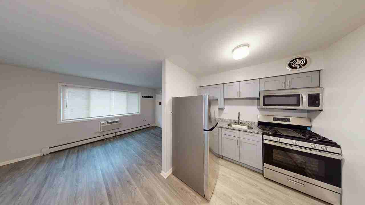 501 Chicago Road - Photo 3 of 7