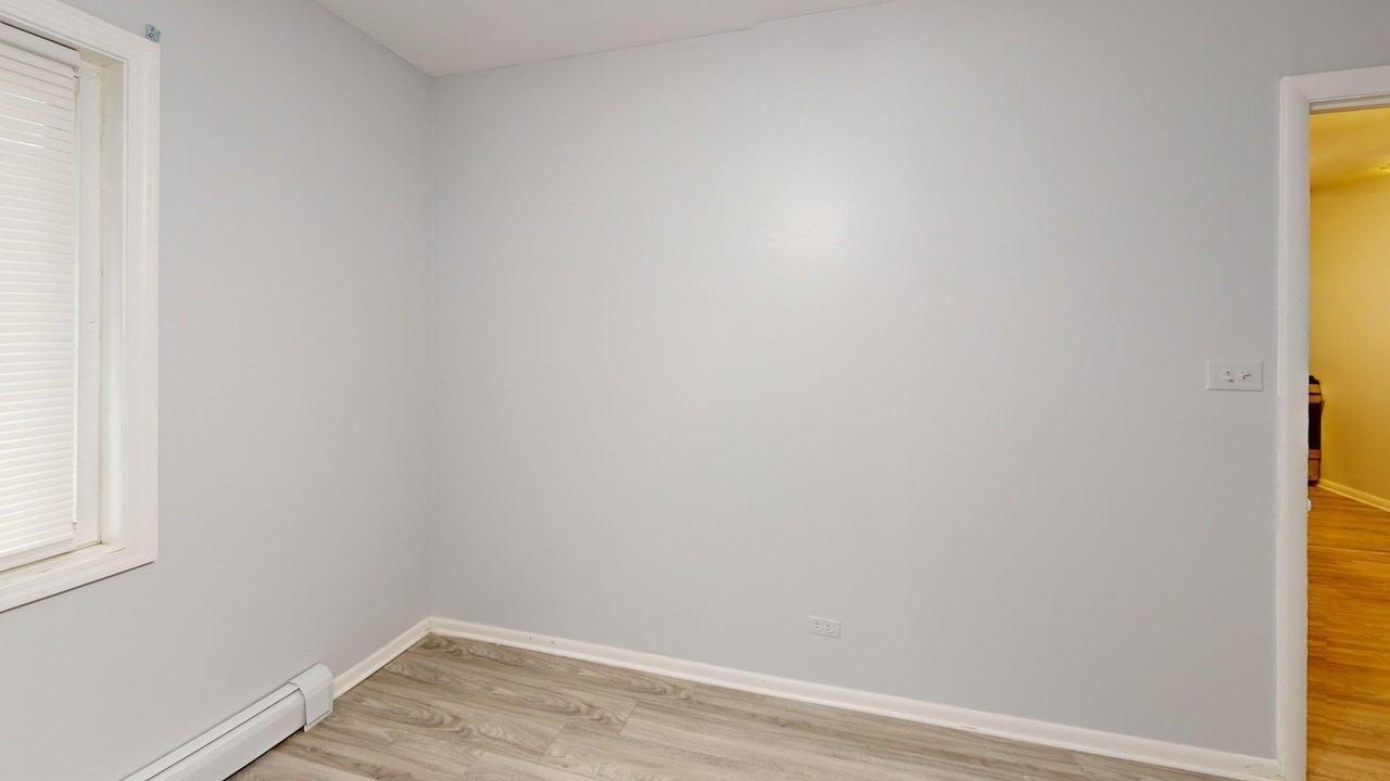 501 Chicago Road - Photo 5 of 7