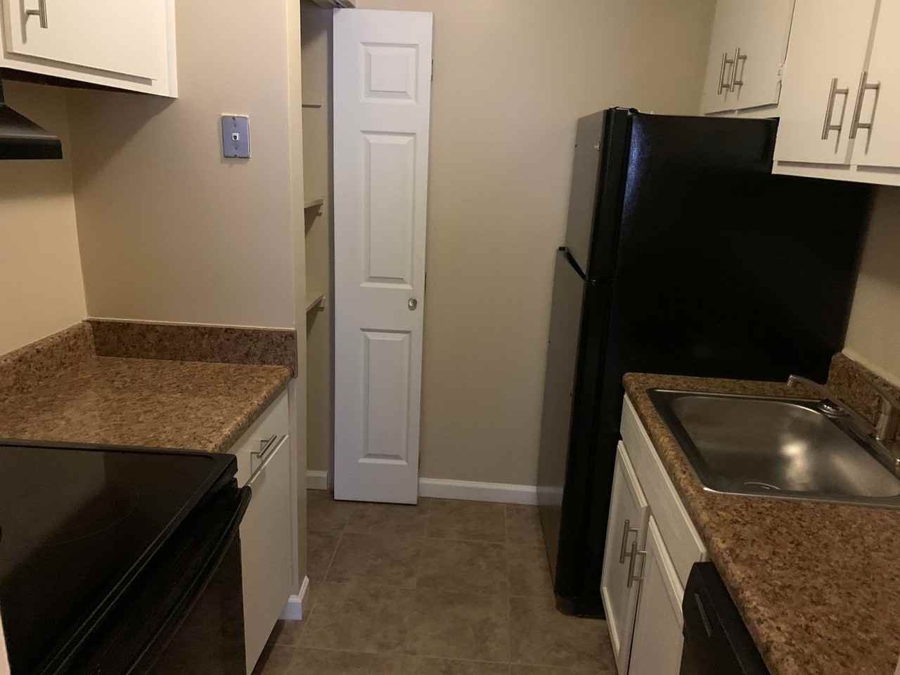 The New Meridian Apartments - Photo 4 of 24