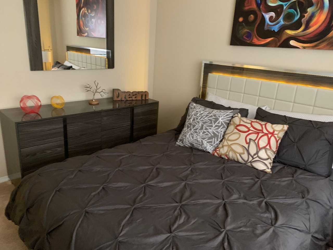 The New Meridian Apartments - Photo 6 of 24