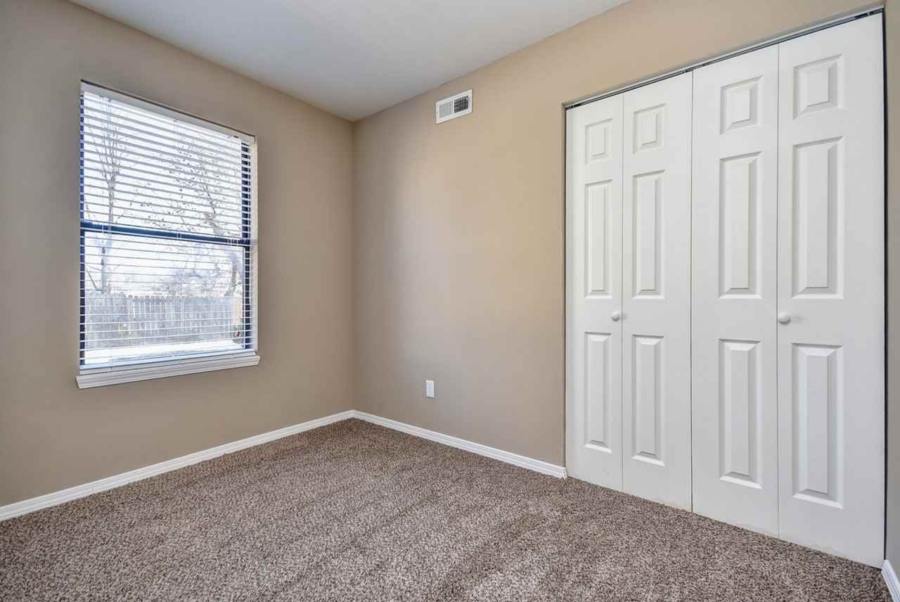 Silver Springs - Photo 6 of 8