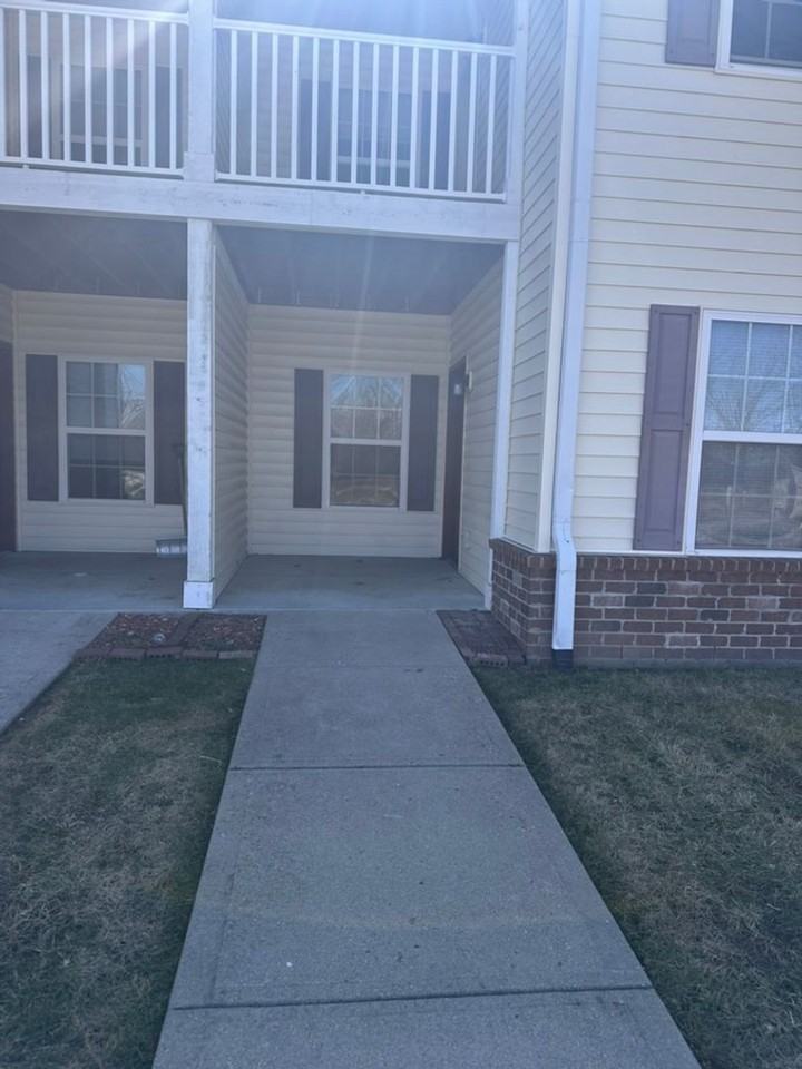 Trafalgar Pointe Apartments - Photo 4 of 37