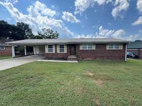 3006 Maple Rd Se - Photo 1 of 1