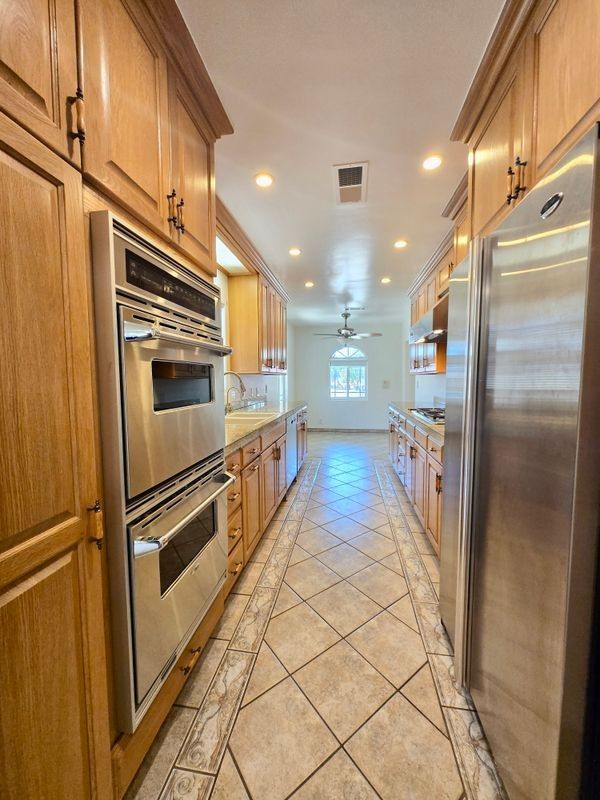 11522 Laurel Canyon Blvd - Photo 3 of 17