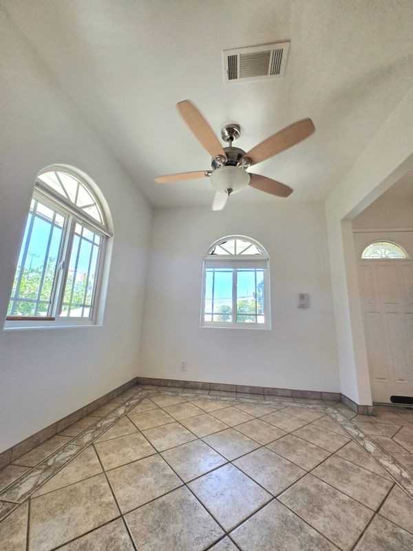 11522 Laurel Canyon Blvd - Photo 4 of 17