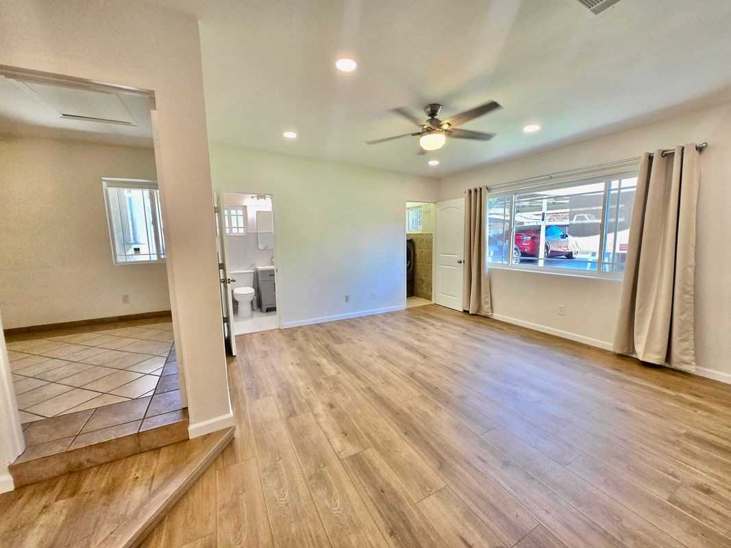 11522 Laurel Canyon Blvd - Photo 6 of 17