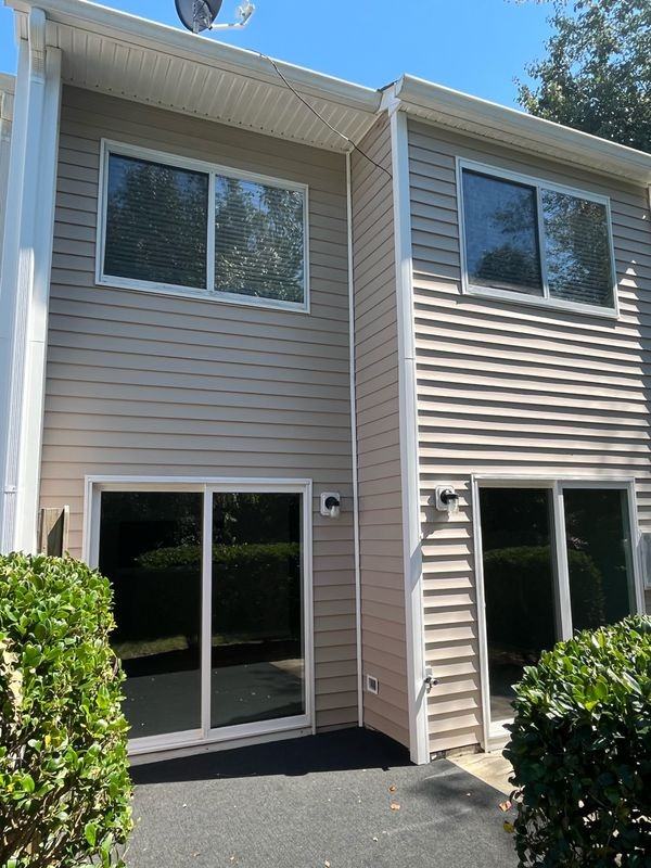 3849 Staffordshire Ln - Photo 2 of 19