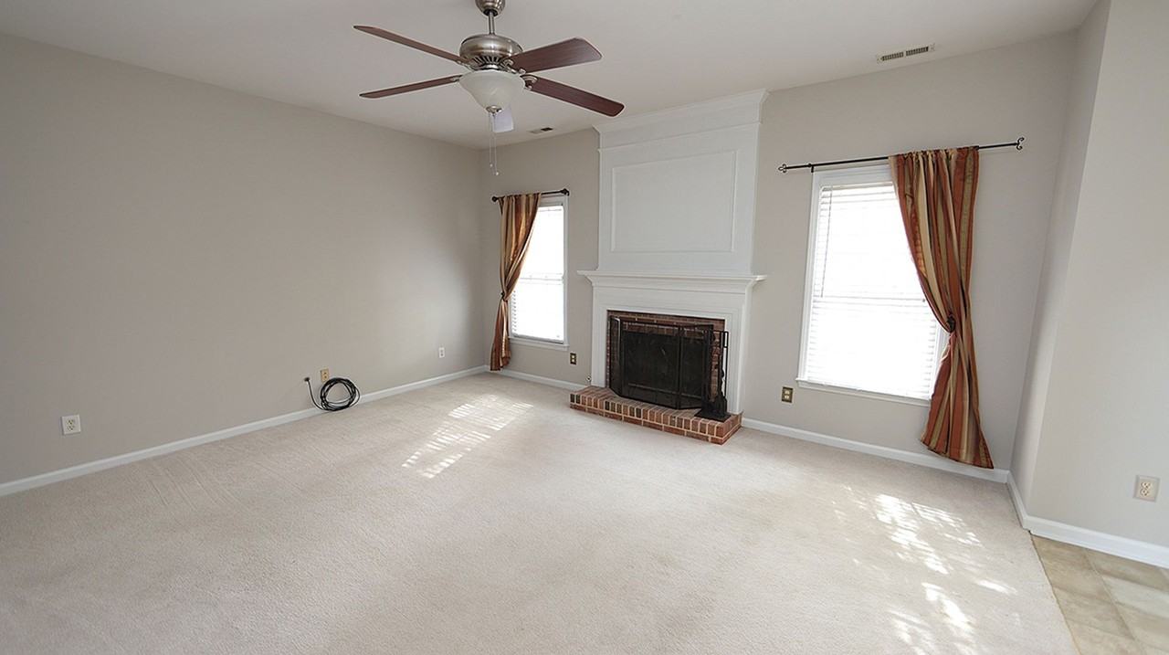 210 Newberry Ln - Photo 6 of 21