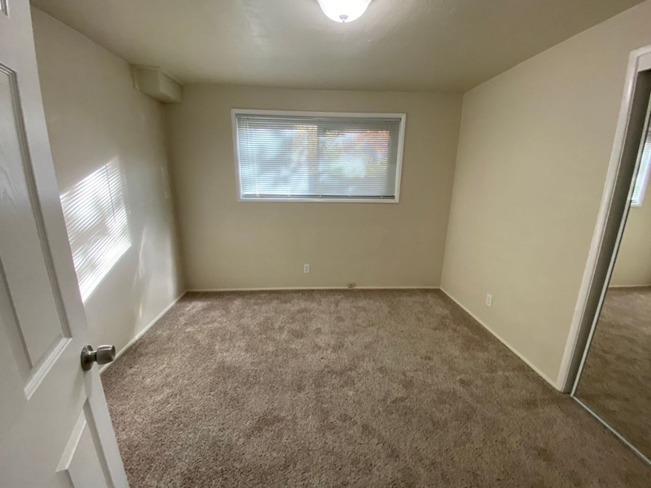 1425 W 8th Ave #04 - Photo 4 of 7
