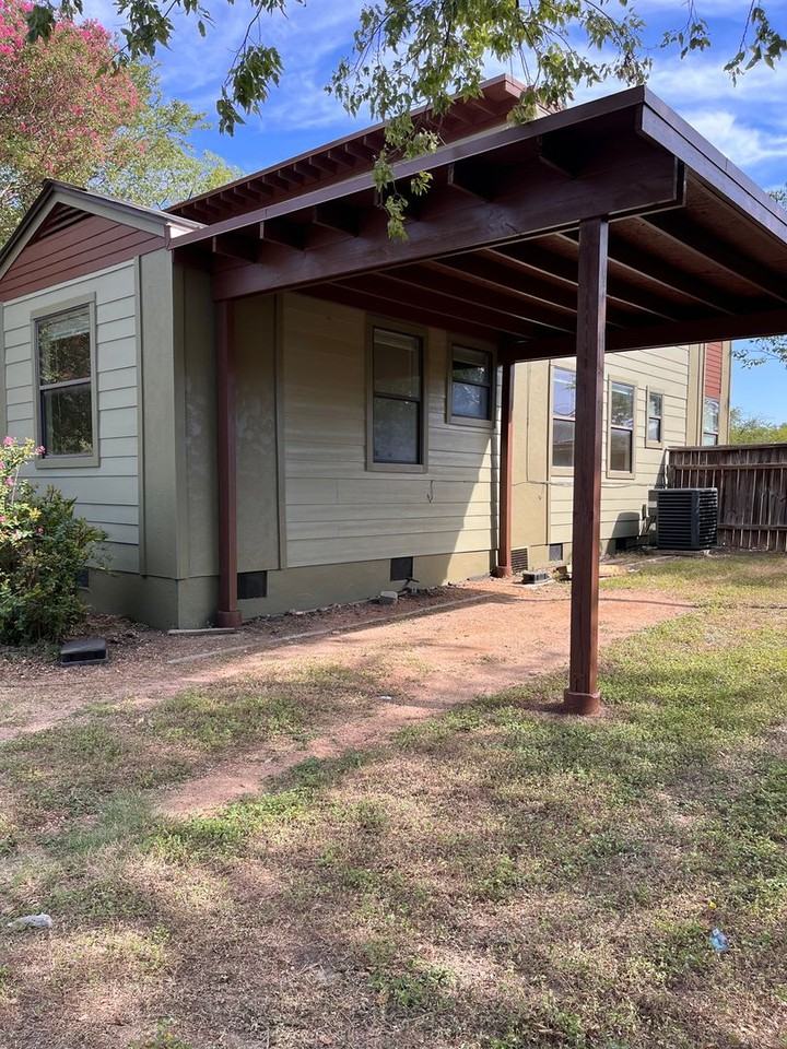 1038 E 43rd Street - Photo 2 of 50