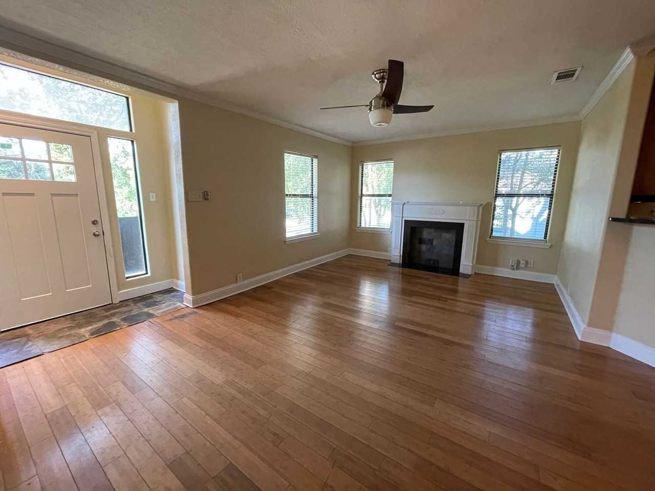 1038 E 43rd Street - Photo 3 of 50