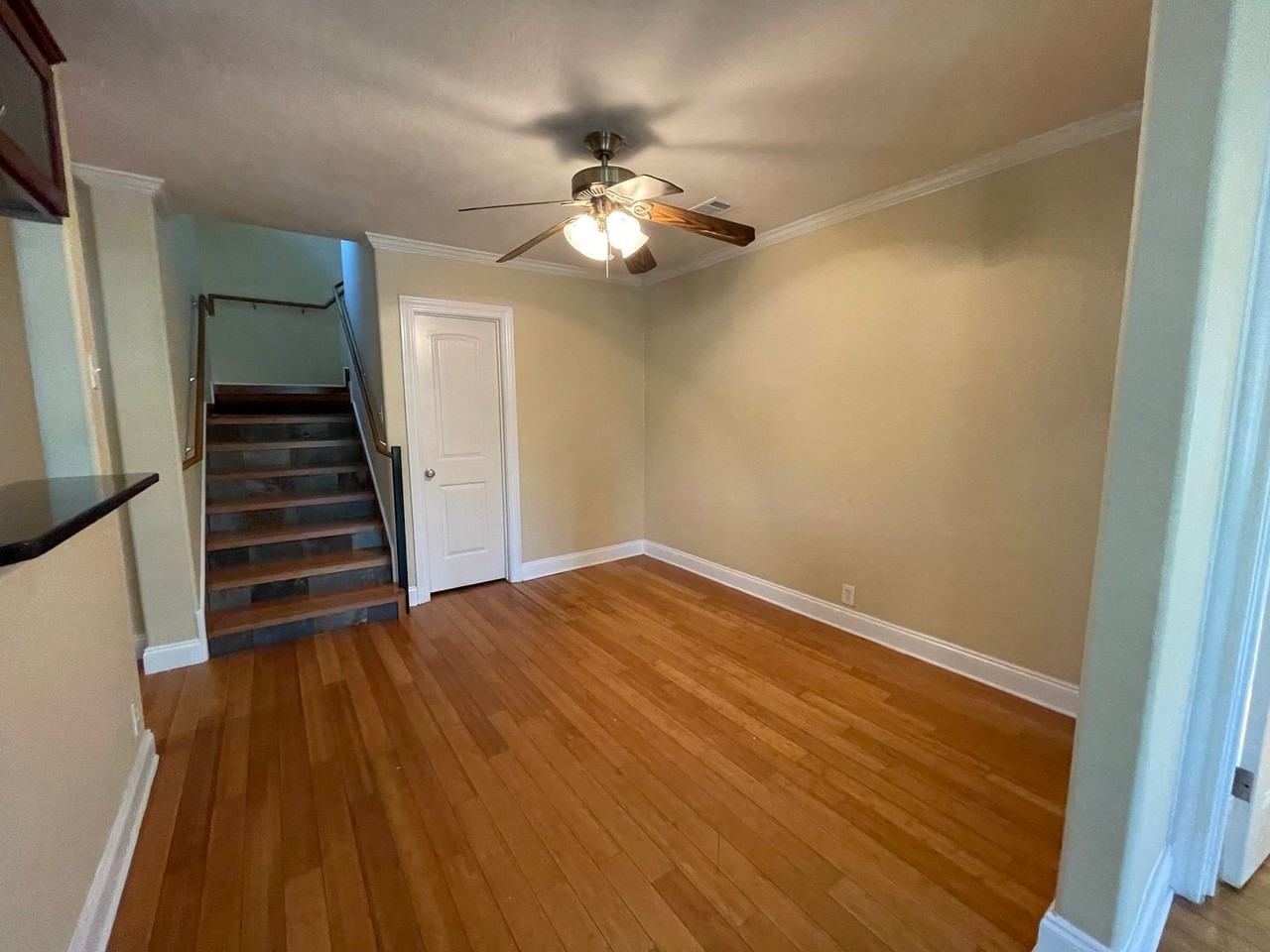 1038 E 43rd Street - Photo 5 of 50