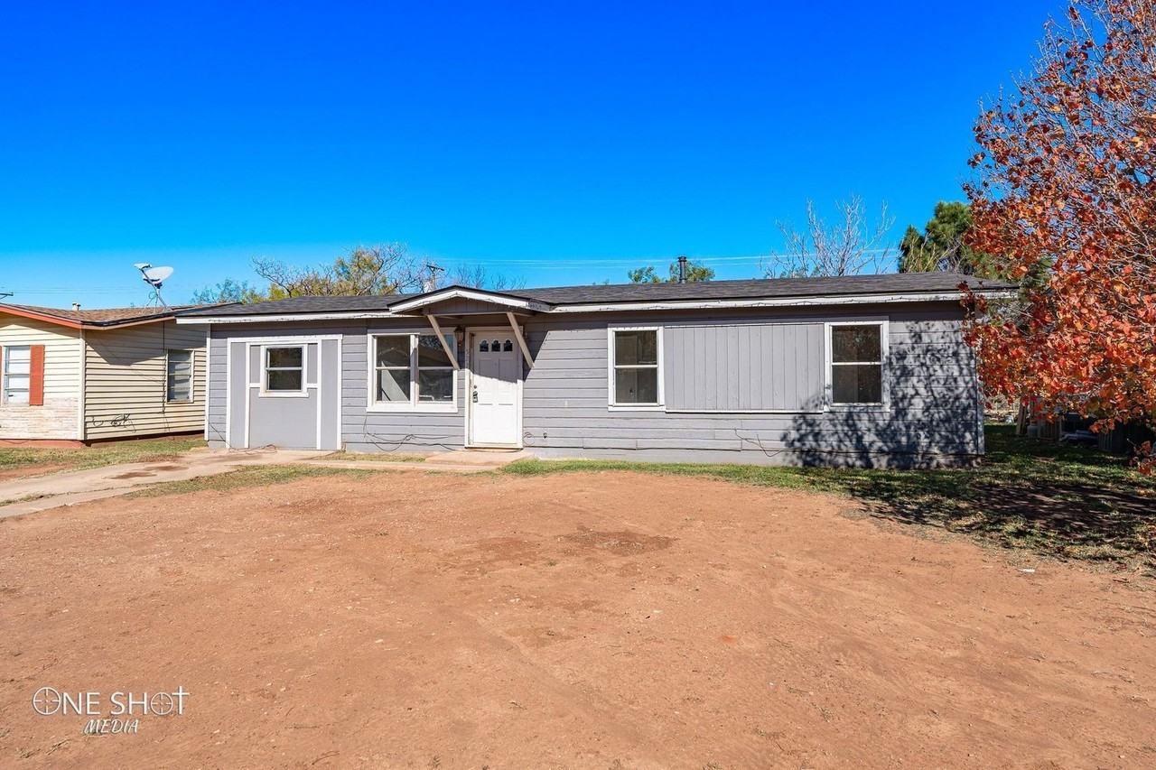 5226 Questa Dr - Photo 3 of 35