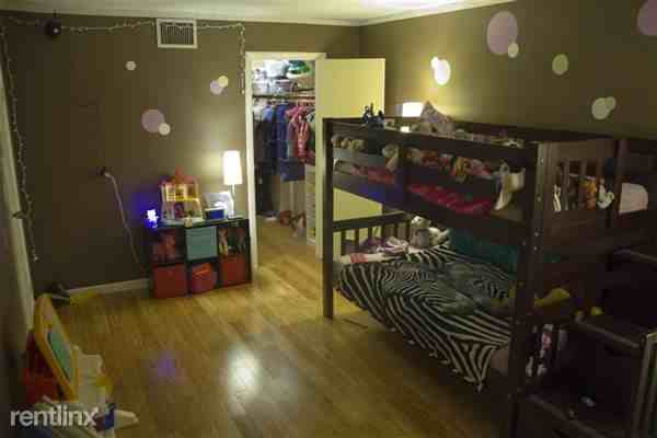 9 Margo Ct - Photo 3 of 10