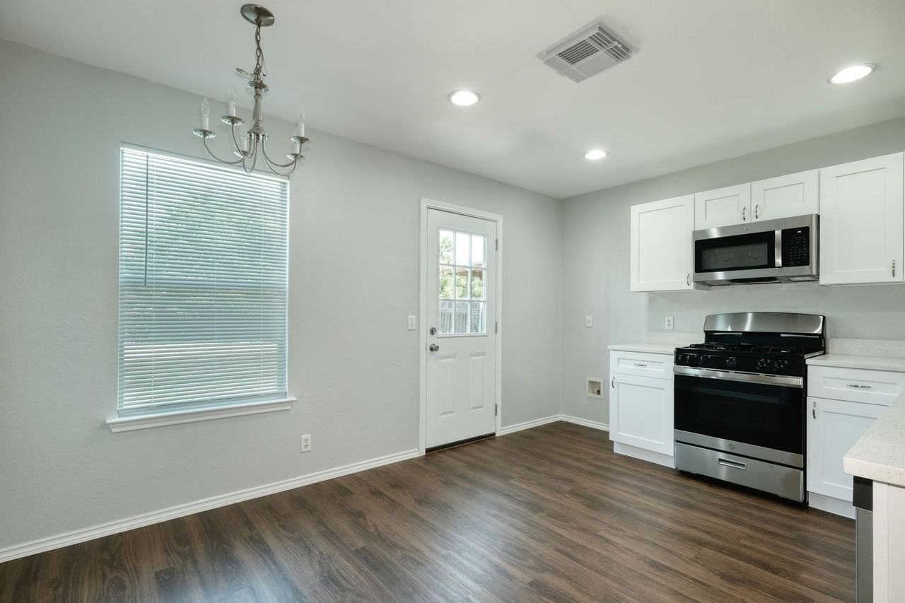 14312 Cummins Way - Photo 3 of 16