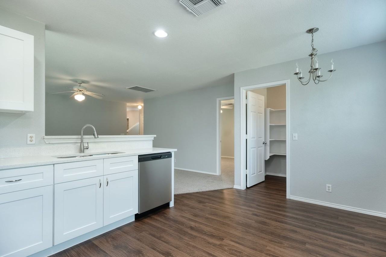 14312 Cummins Way - Photo 4 of 16