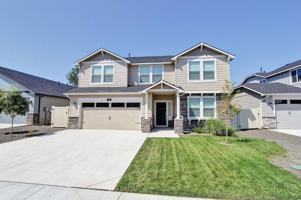 featured image of 33 N Mingus Ave