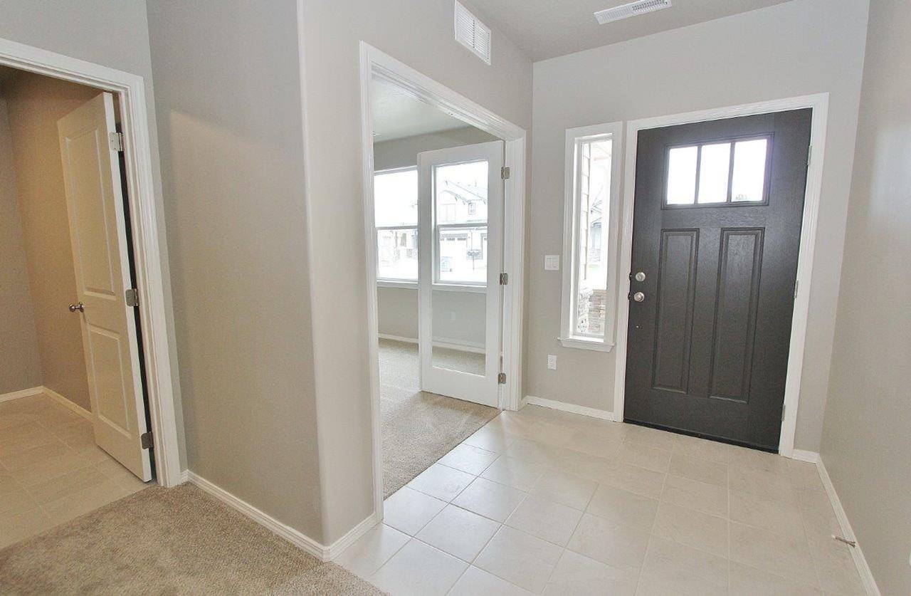 33 N Mingus Ave - Photo 2 of 30