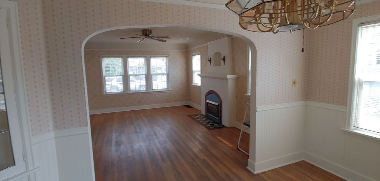 2819 W Maplewood Ave - Photo 3 of 23