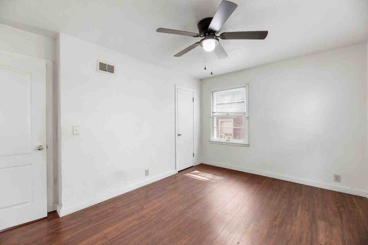 6014 Castle Drive - Photo 3 of 26