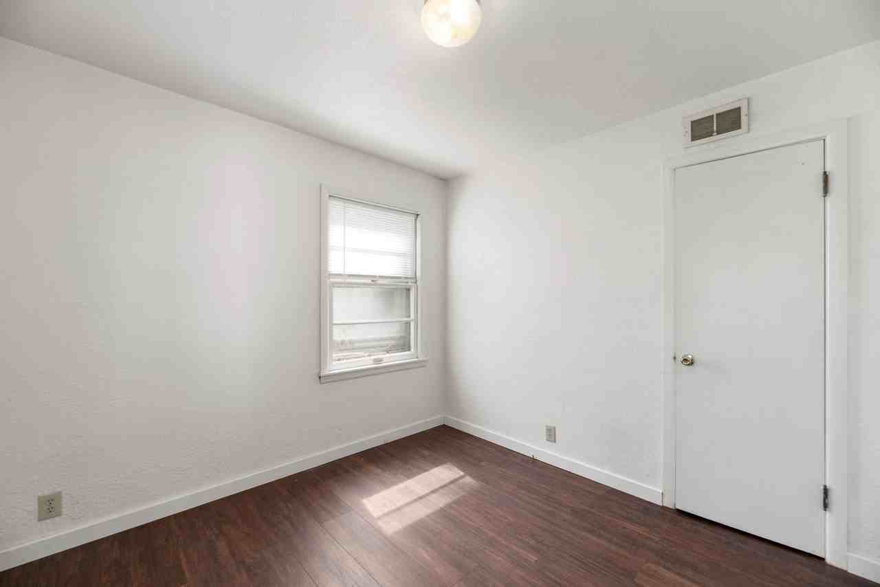 6014 Castle Drive - Photo 6 of 26