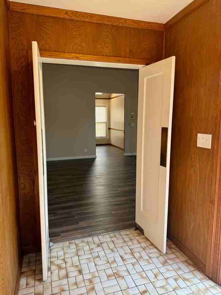 112 S Sacramento St - Photo 3 of 28