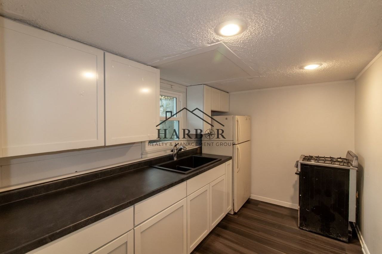 123 11th Avenue Southeast