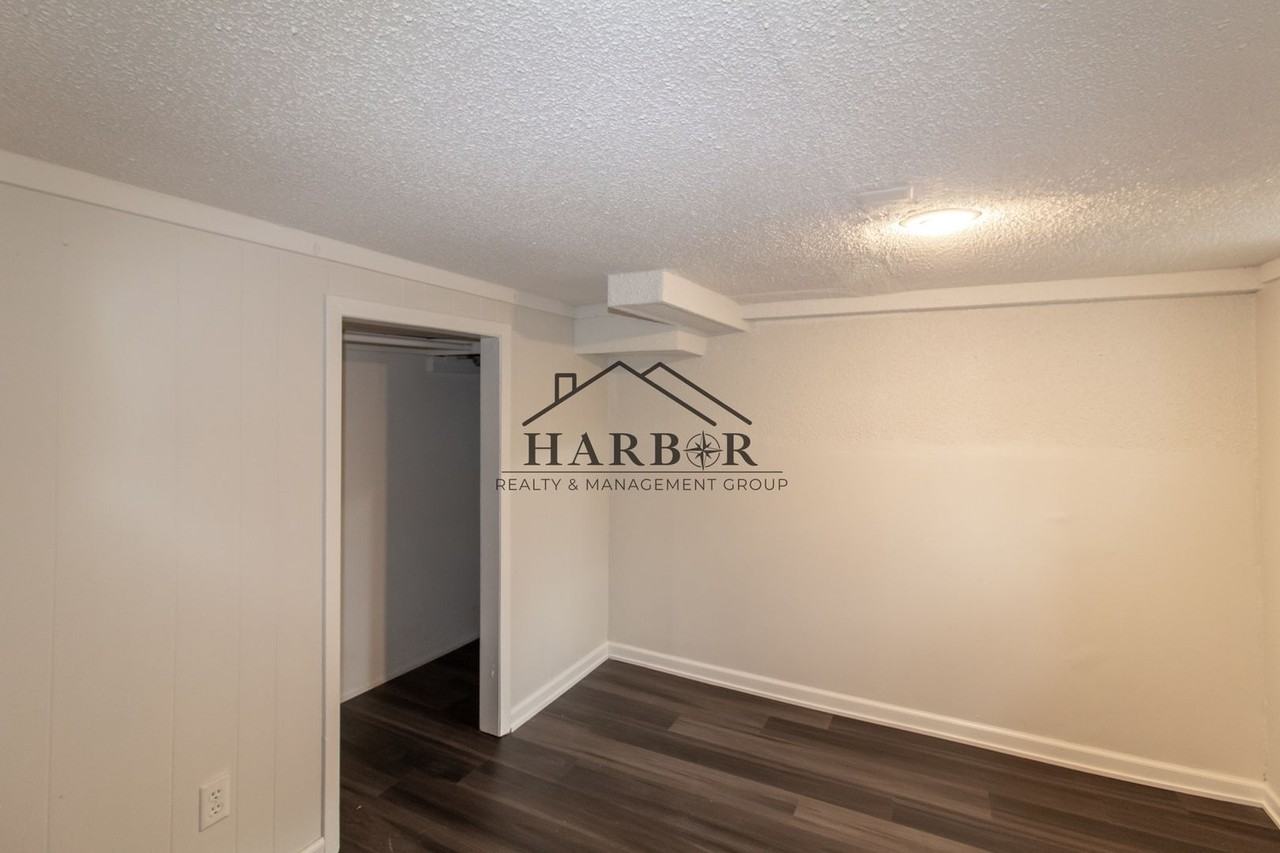 123 11th Ave Se - Photo 5 of 12