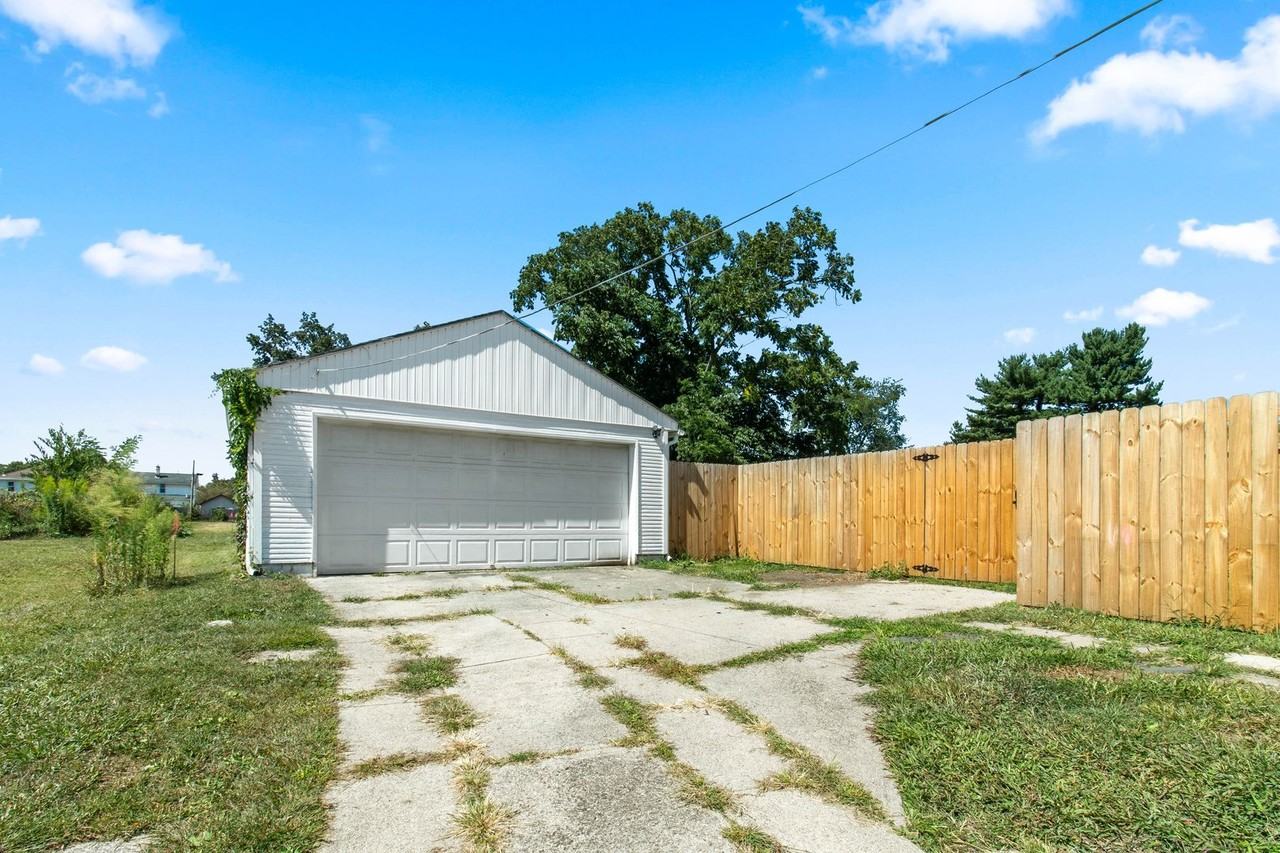 53 Monroe Ave - Photo 7 of 27