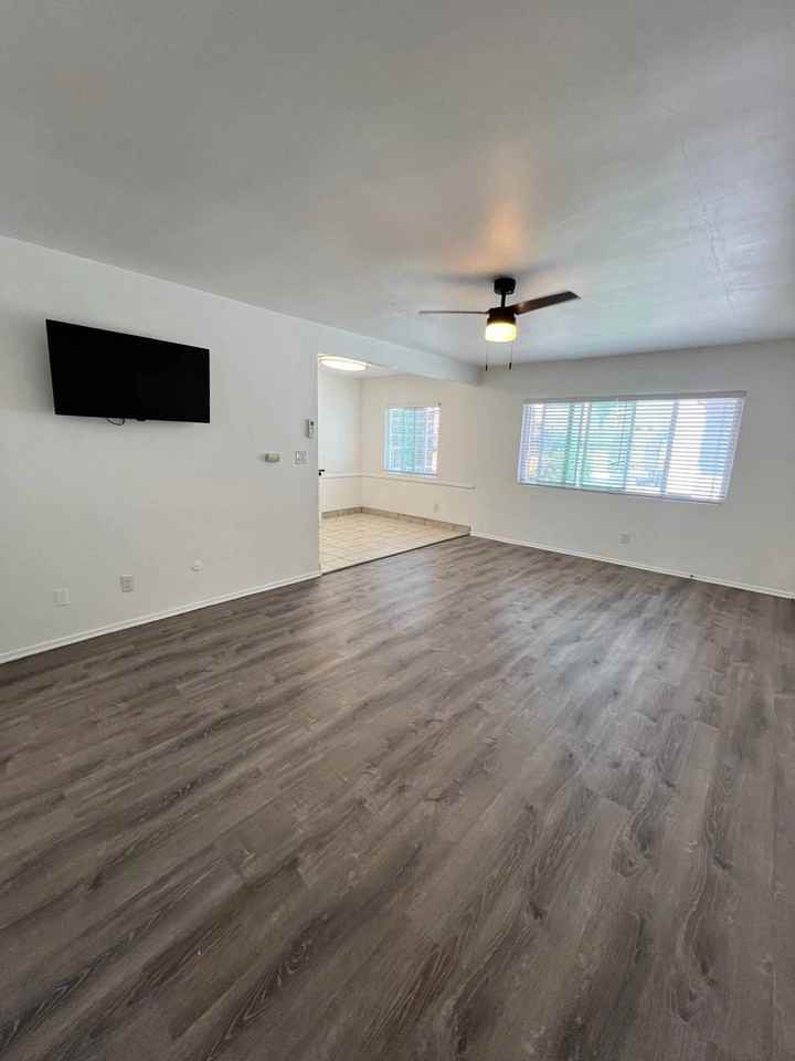 The Redwood - Photo 5 of 11