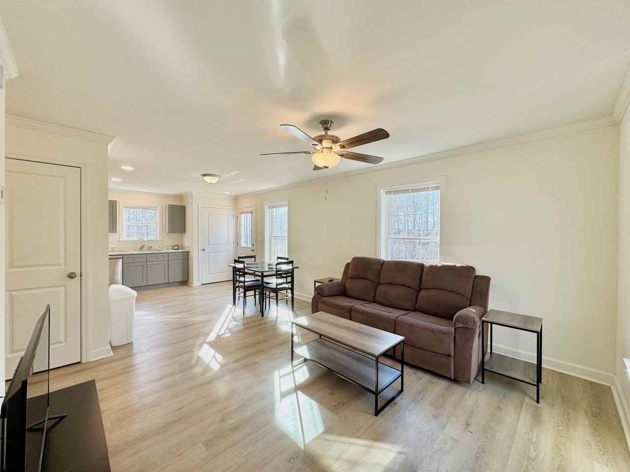 1710 Draper Rd - Photo 3 of 17