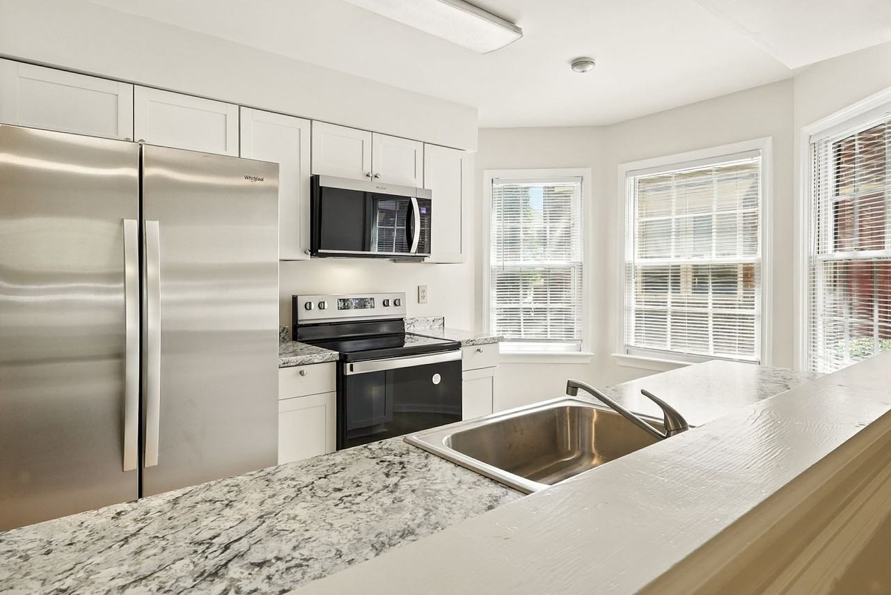 13 Academy Ln - Photo 3 of 14