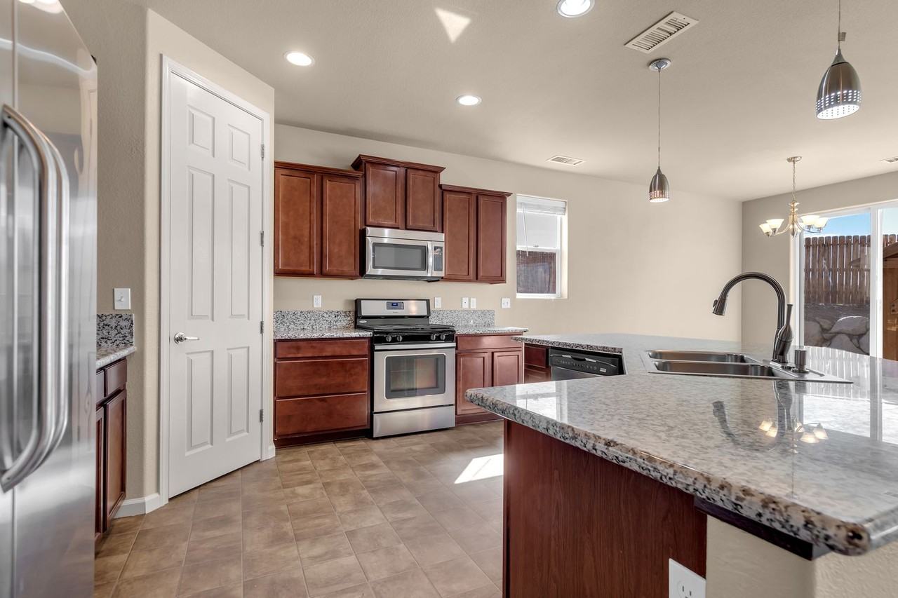 7161 Mustengo Dr - Photo 2 of 36