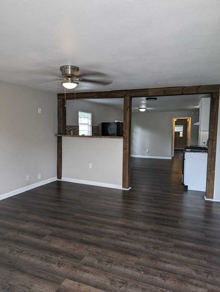 2780 Denver St - Photo 4 of 10